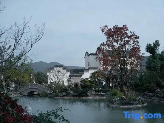 Hengdian Film and Television City Longjing Puyu Yinshu