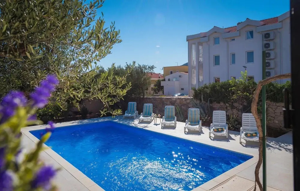 Stunning Home in Tribunj-sovlje With Wifi and 6 Bedrooms