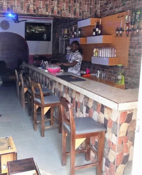 Legendary Inn & Lounge