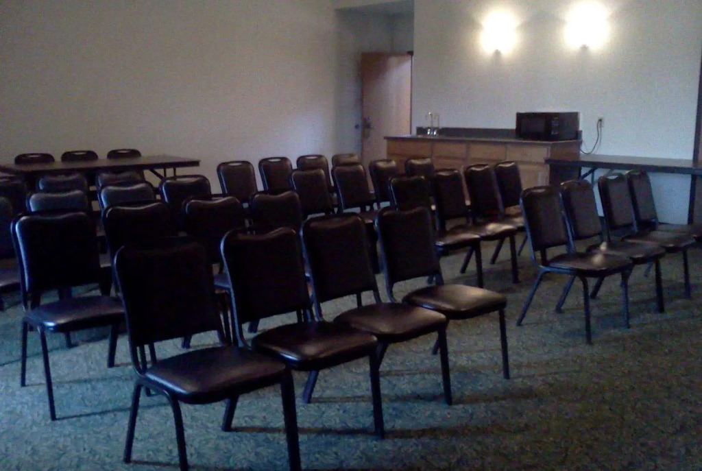 Holiday Inn Express Garden City East by IHG
