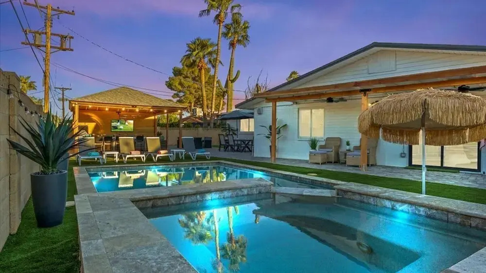 Just Listed! Old Town Paradise W/htd Pool & Spa!