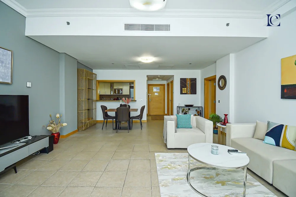 Palm Jumeirah's Spectacular Ocean-View Apartment - NBT