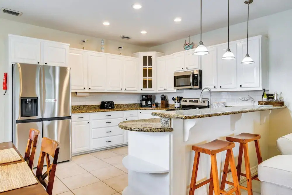 Steps to Beach: Oceanside Townhome w/ Heated Pool