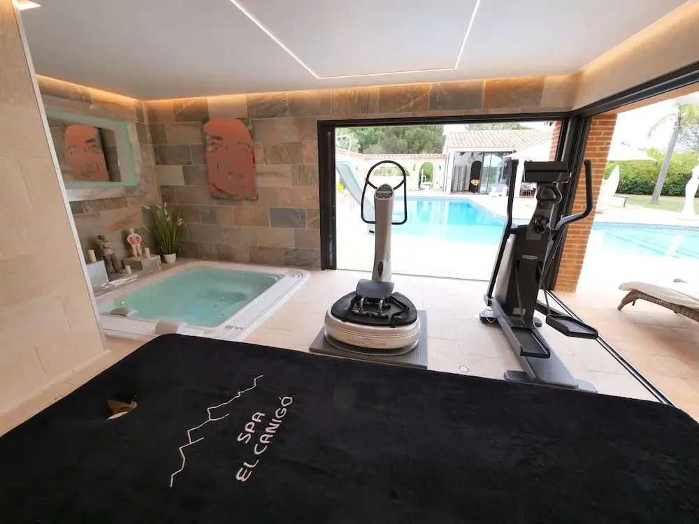 Chambre dhôtes & SPA Mas Dels Esquirols