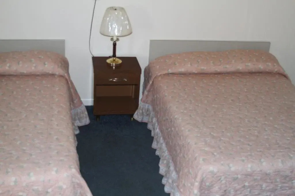 Badlands Hotel & Campground
