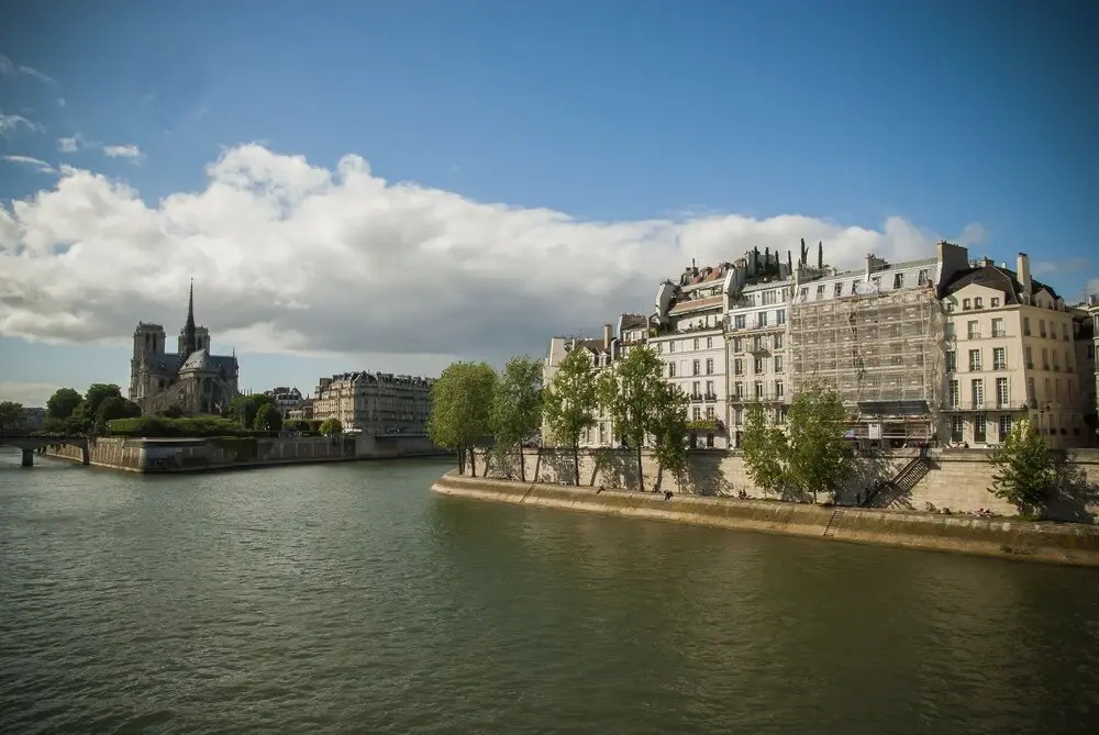 Apartments - Into Paris