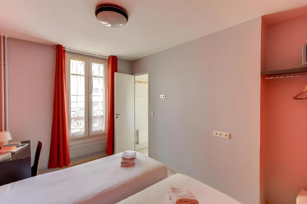 Хостел Le Montclair Montmartre by River