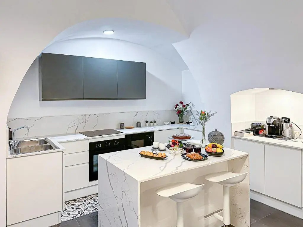 Marbel Suite Adelfia