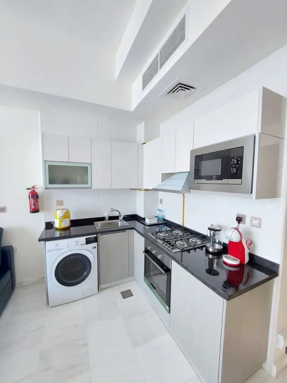 Brand New Modern Studio, Burj Khalifa View Pool