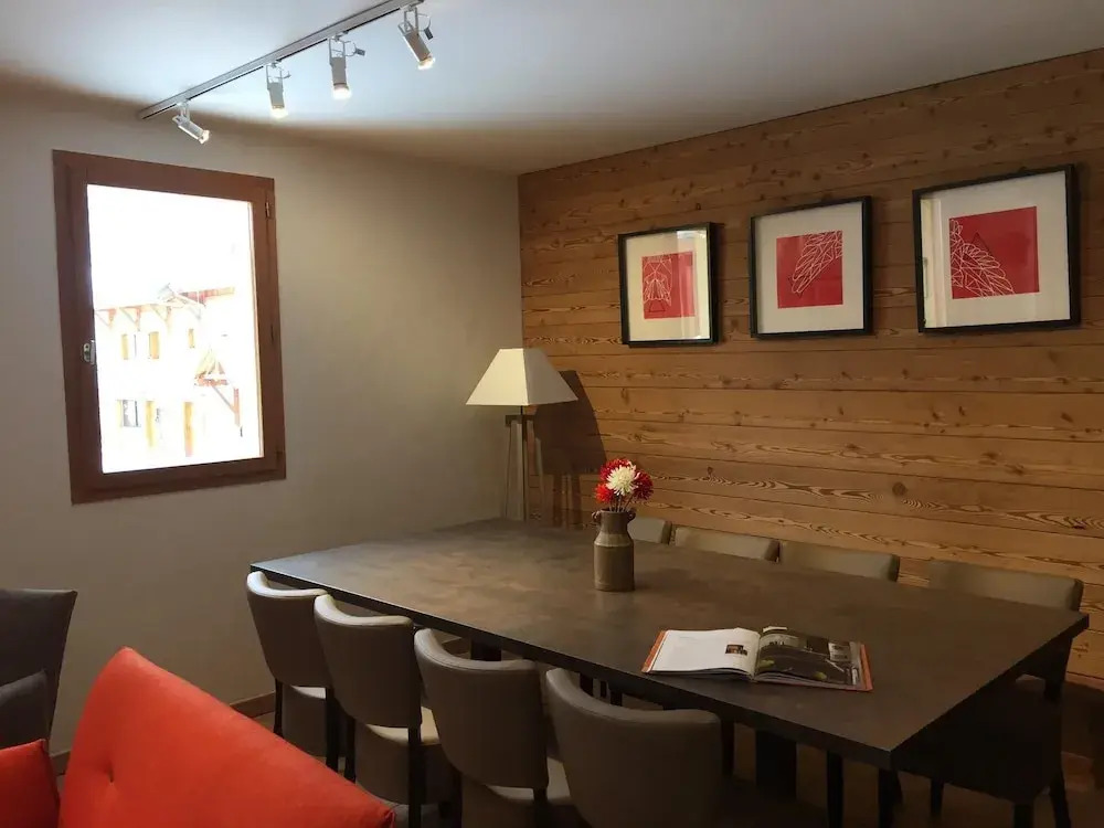 Fermes DU Planet N°4 : Chalet 12 Personnes / Chalet 12 People