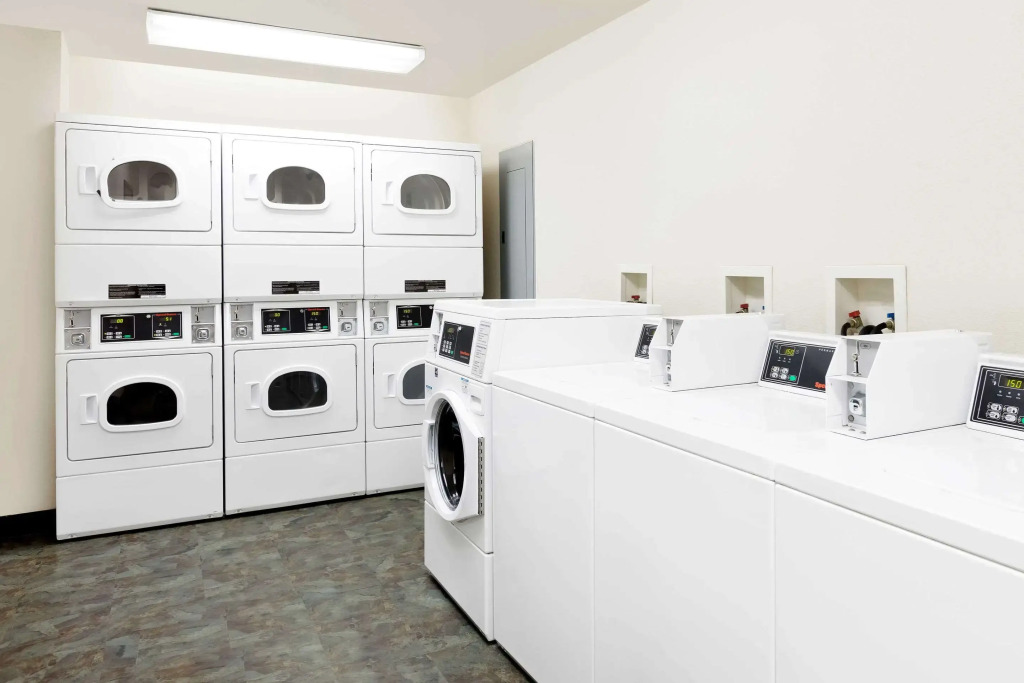 WoodSpring Suites Tyler Rose Garden