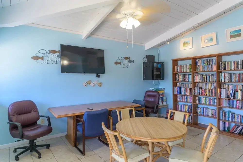 Tiki 136 - Spacious 1br Condo Sleeps 6 Near Beach 1 Bedroom Condo