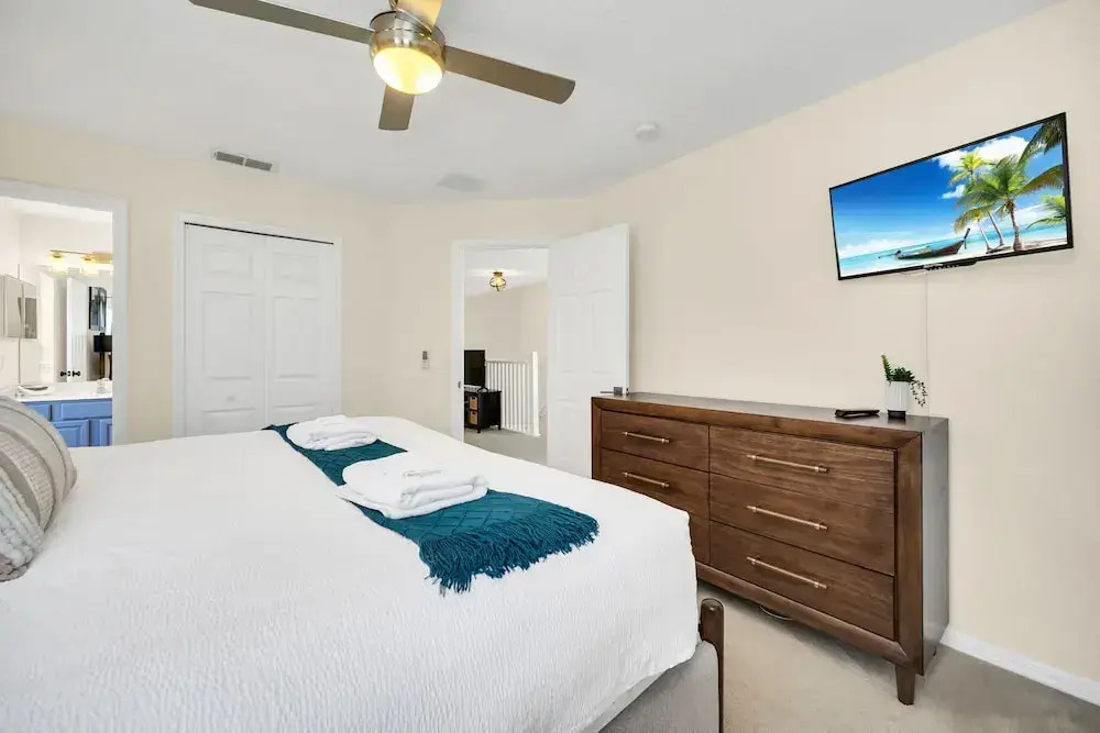 Spacious Villa: Pool, Game Room & Themed Rooms