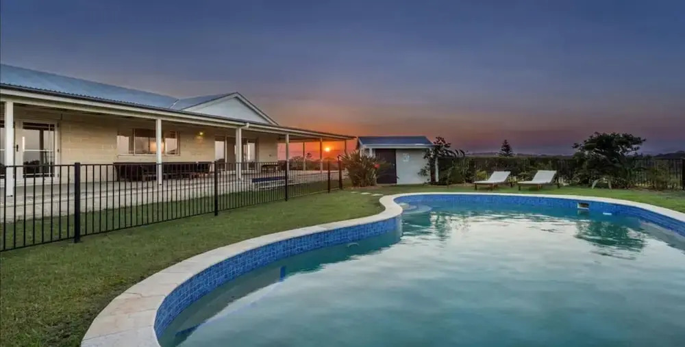 Your Luxury Escape - Byron Sunset Breeze