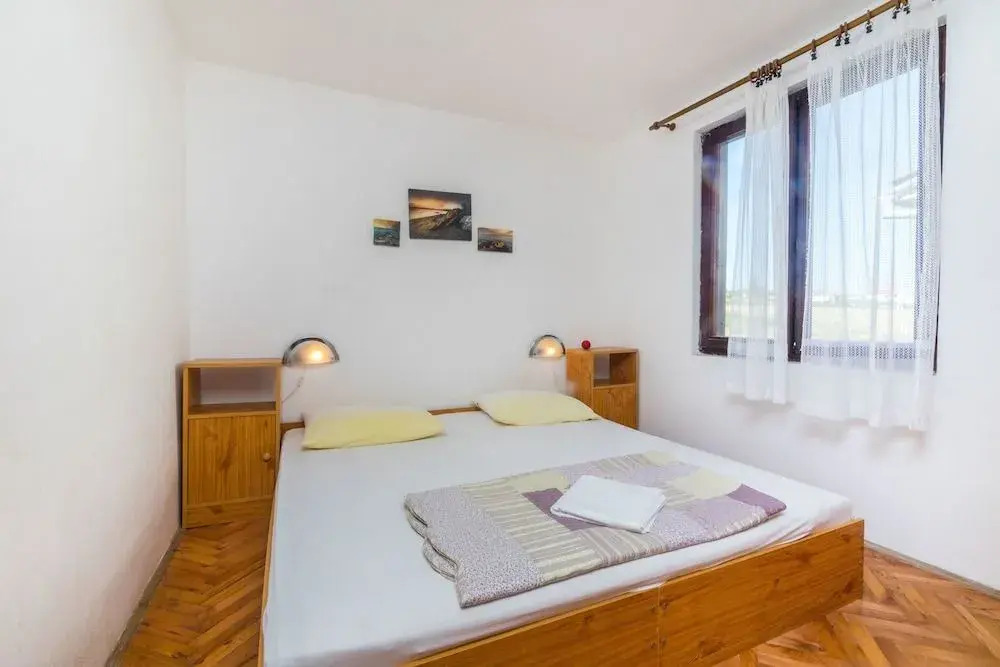 Apartments Crljenko