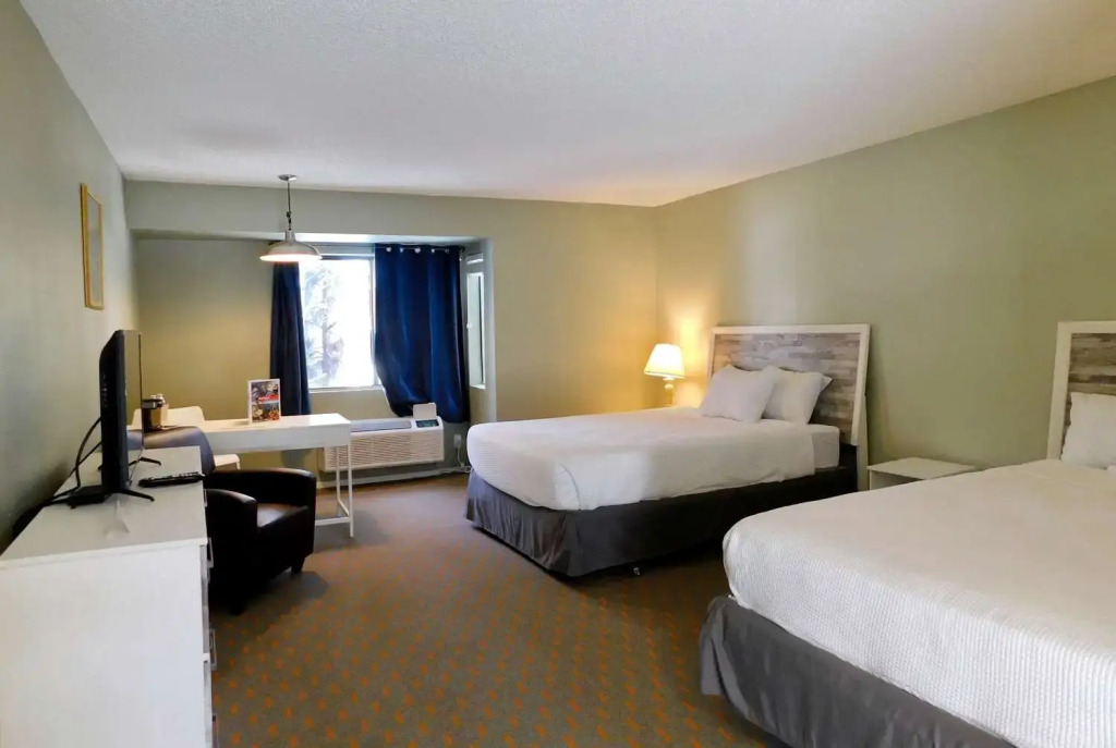Travelodge by Wyndham Big Bear Lake CA