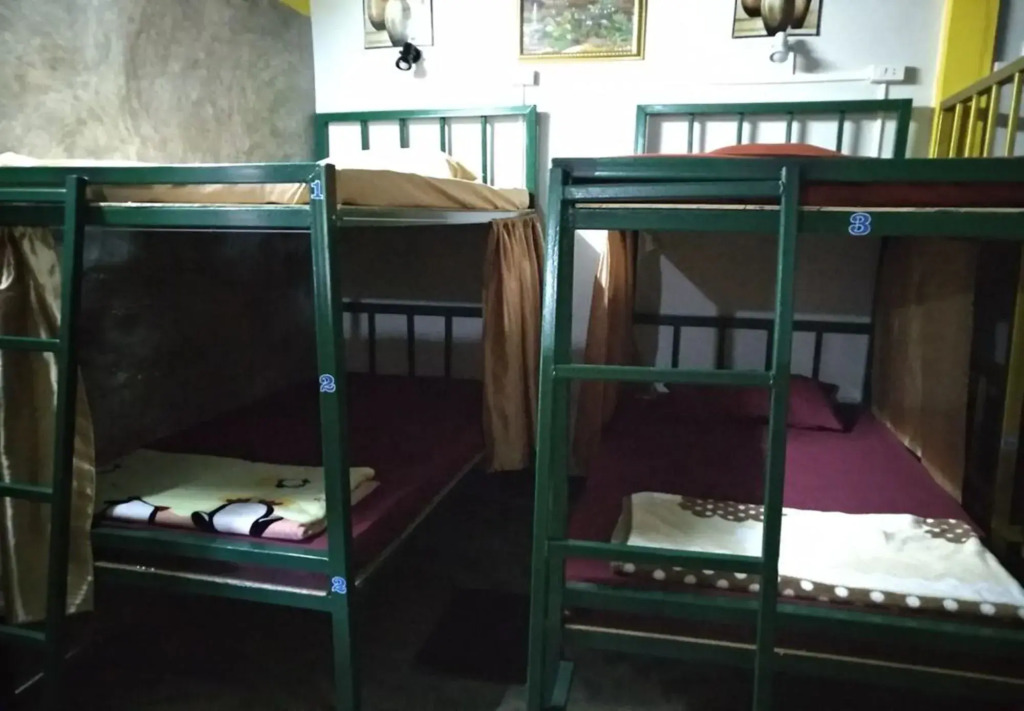Tiger House Hostel - Adults Only