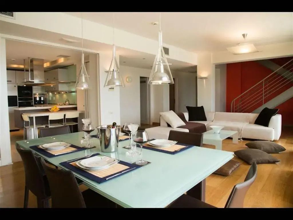 Luxury Villa Beachfront 5 Bedrooms 10-12 Persons