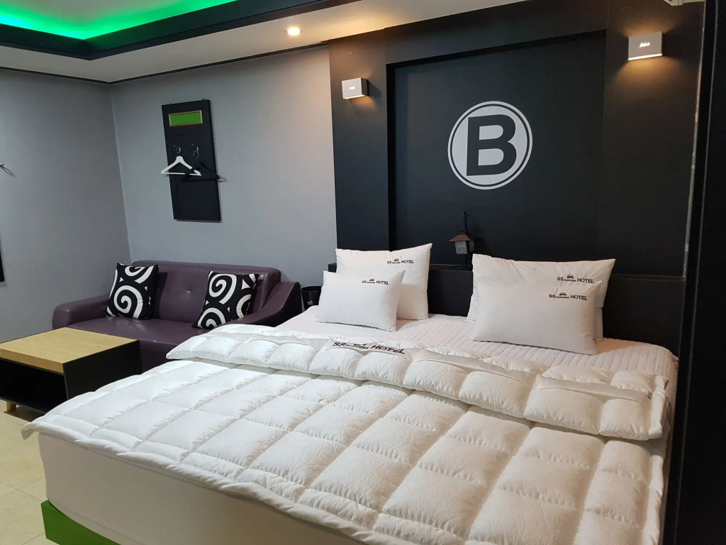 Business Hotel