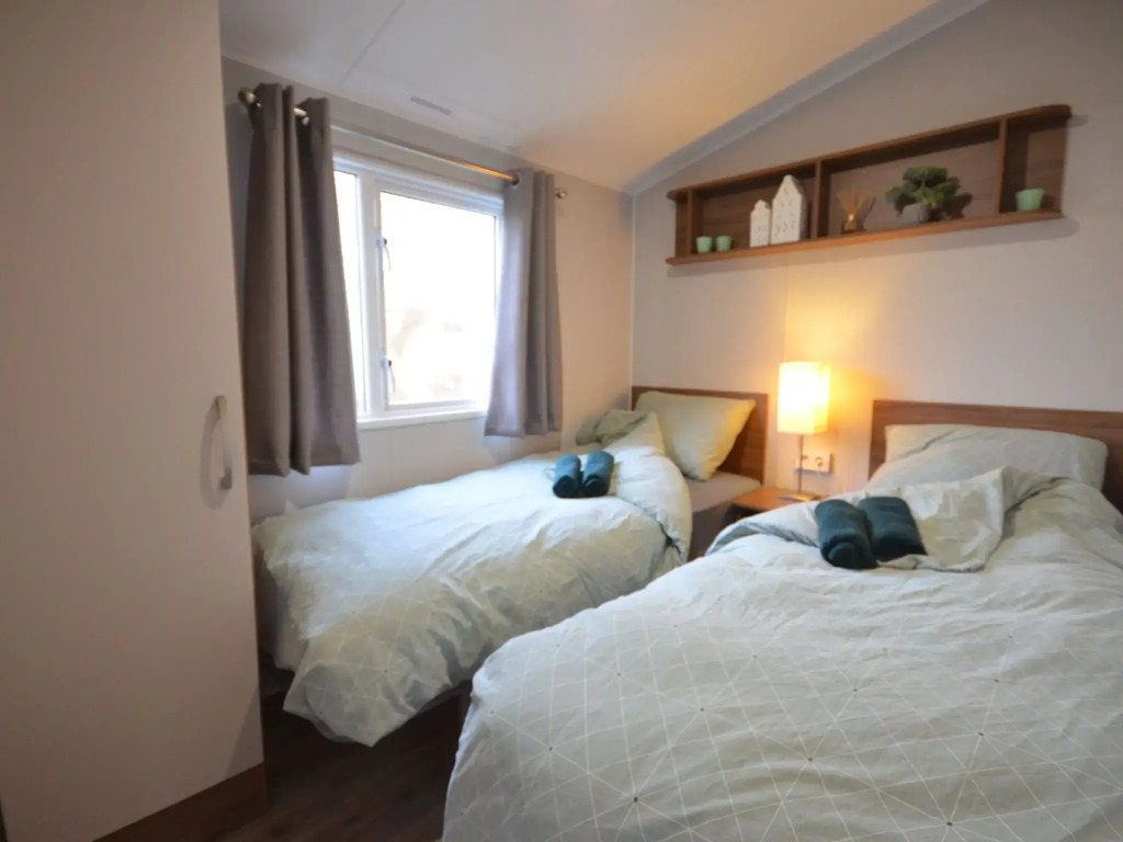 Chalet by Wadden Sea with Sunny Garden