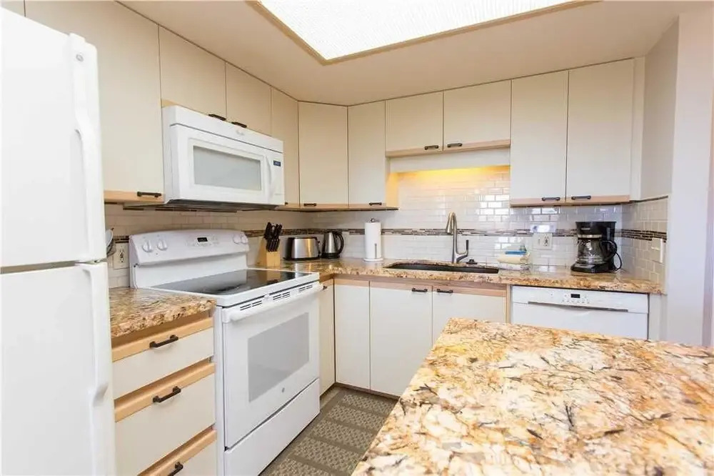 Maui Banyan H503 - One Bedroom Condo with Ocean View