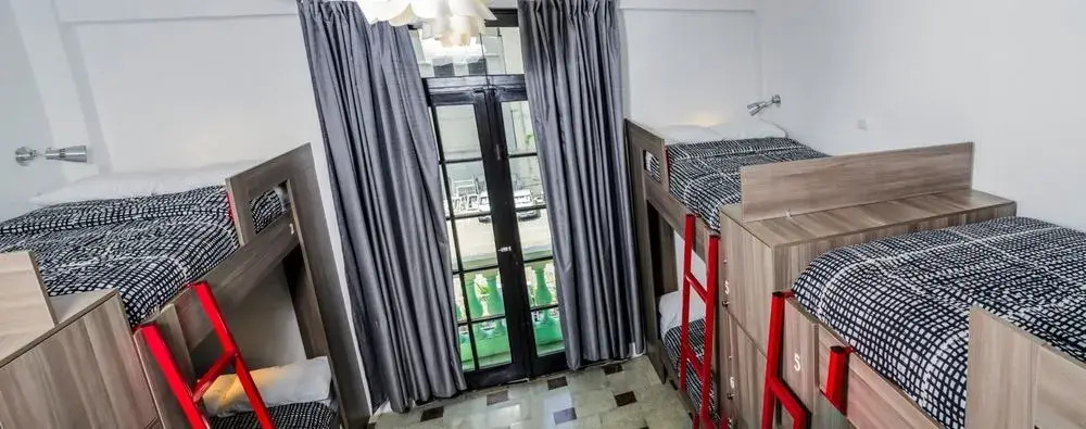 Tomo Hostel