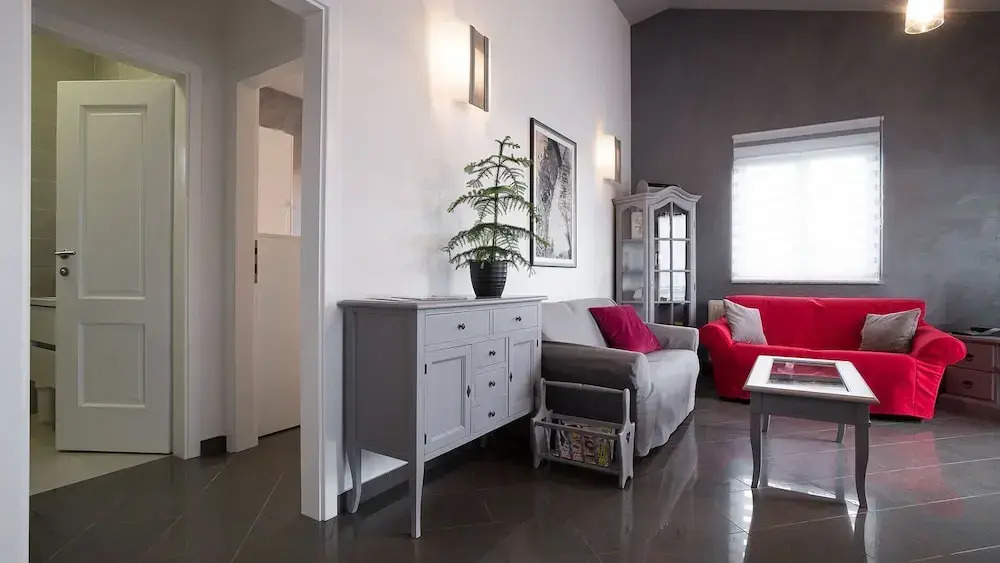 5Bed Villa-Sleeps 10- Pool Parking Near the Sea
