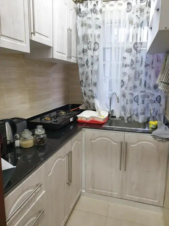 Lovely 2 and 1 bedroom guest units Karen