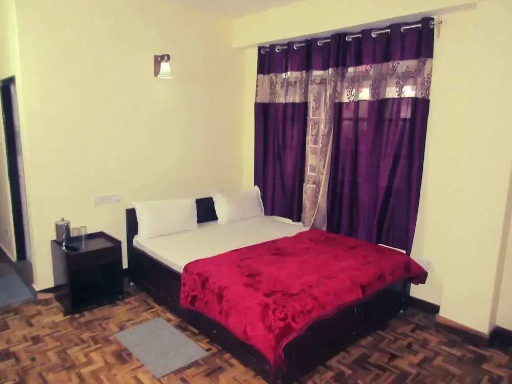 Hotel Omega Inn