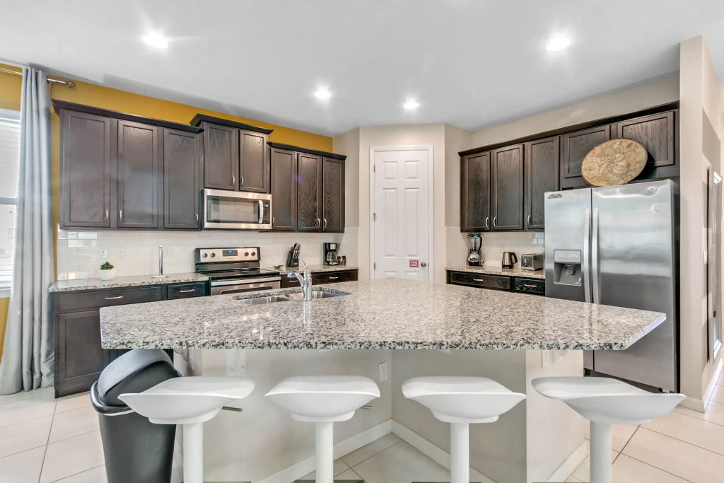 5 Bedrooms 55 Bathrooms Solara 1620 Hg