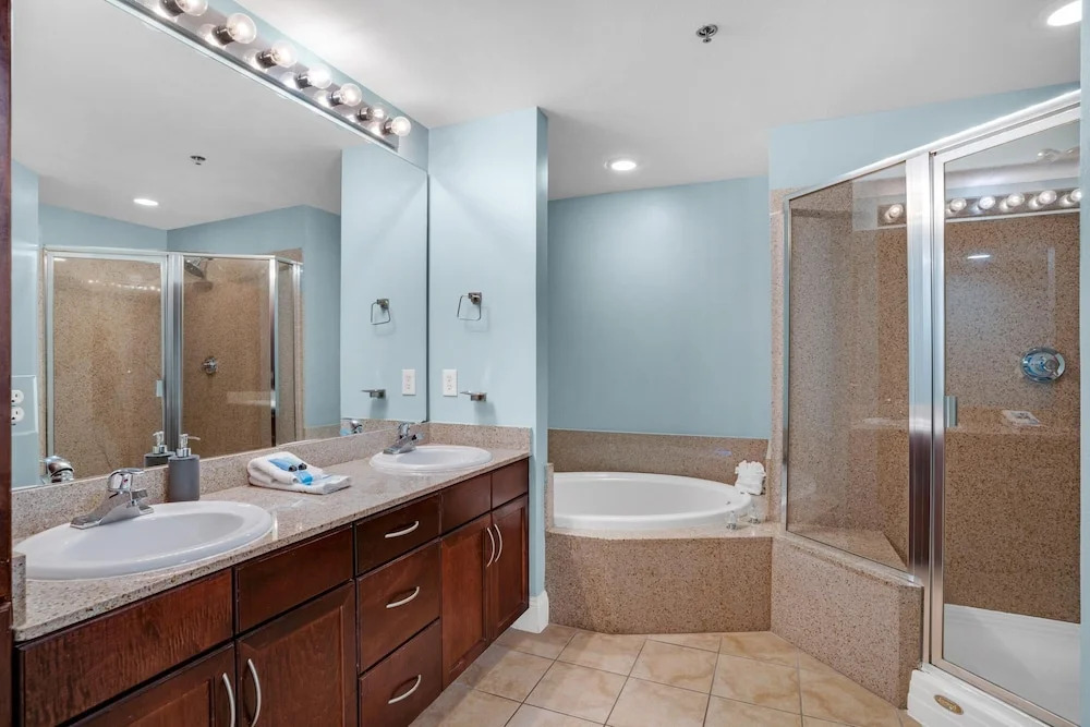 Laketown Wharf 607