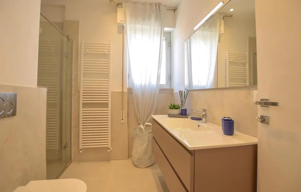 Stunning Apartment in Lido di Camaiore With Wifi and 2 Bedrooms