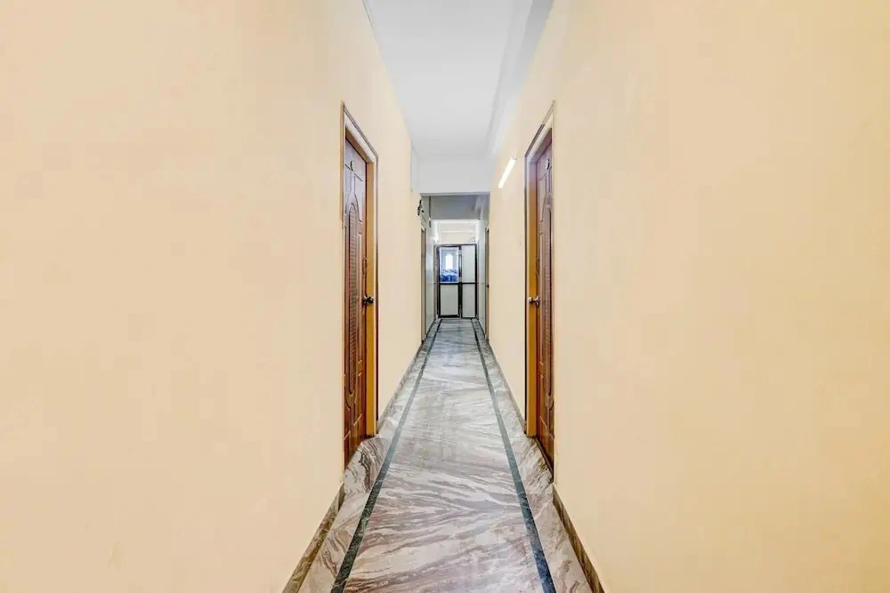 Super OYO Hotel O Adarsh Nagar Near Kavya Hospital