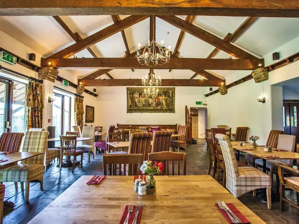 Holly Hill Inn