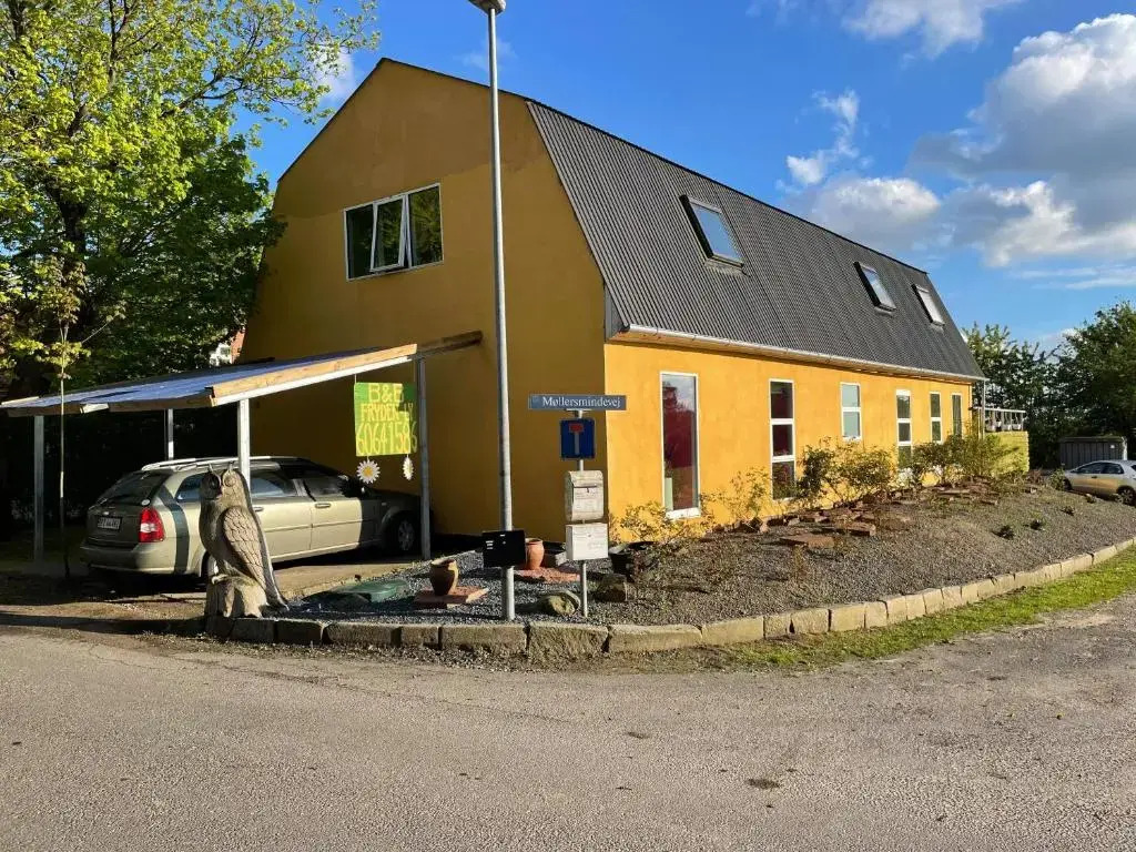 B&B Fryden Ly