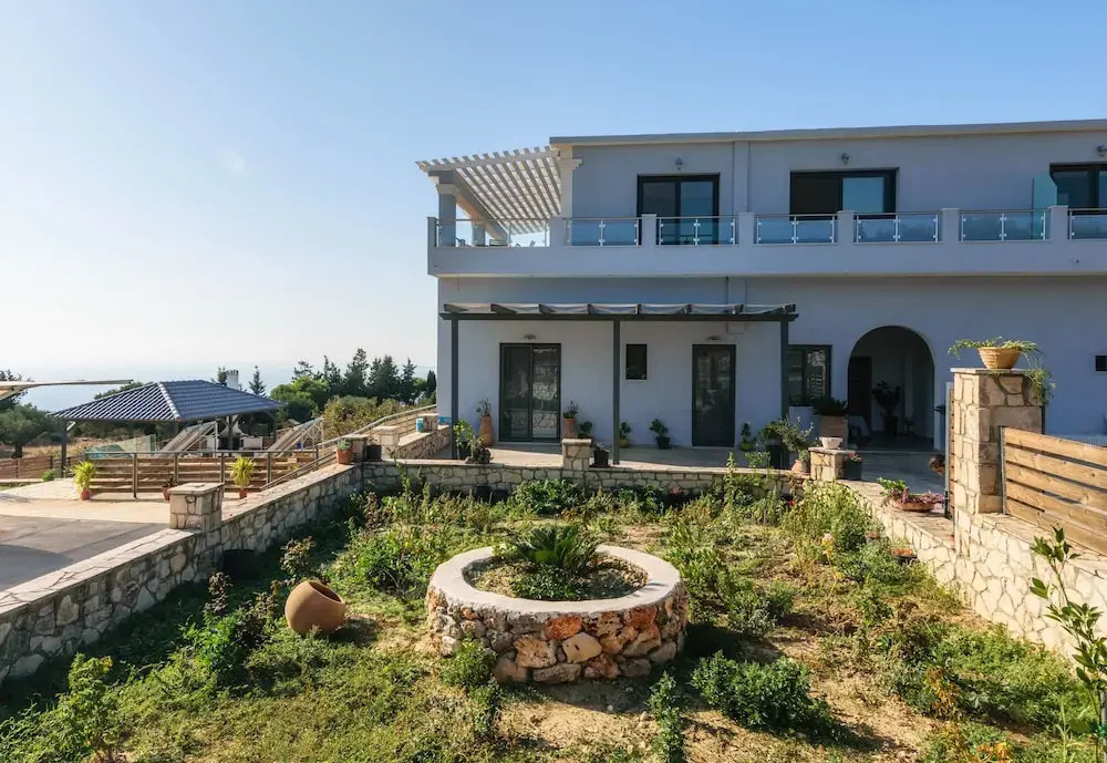 Alonaki Apartments
