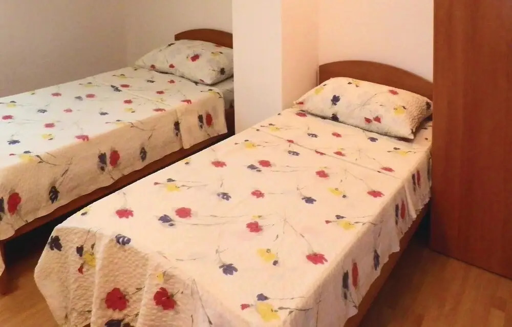 Beautiful Home in Crna Punta With Wifi and 2 Bedrooms