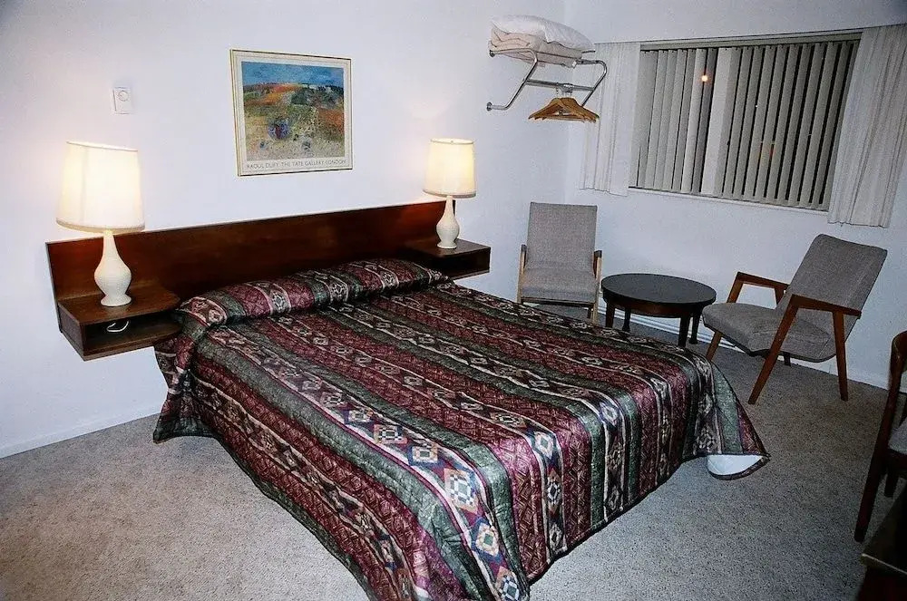 Royal Lodge Motel