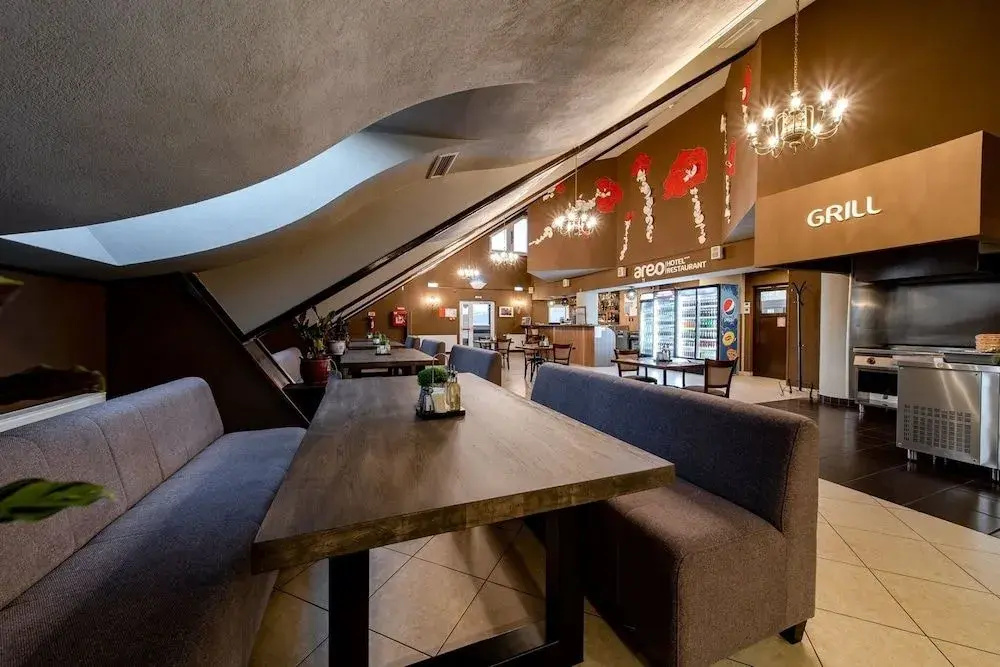 Areo Hotel & Restaurant