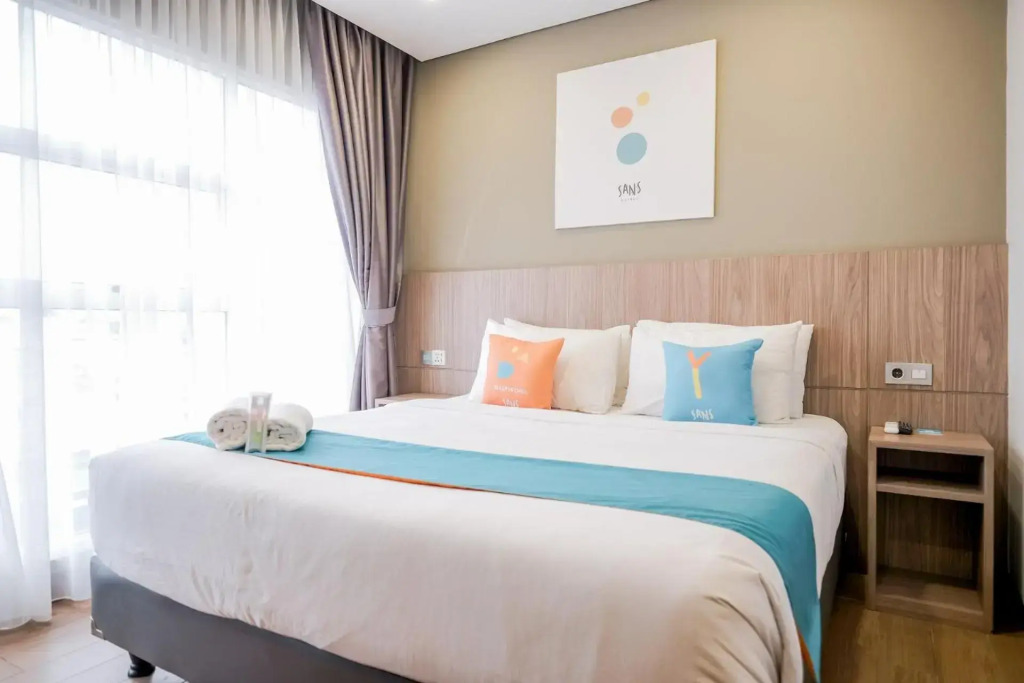 RedDoorz Premium near CBD Puri Indah