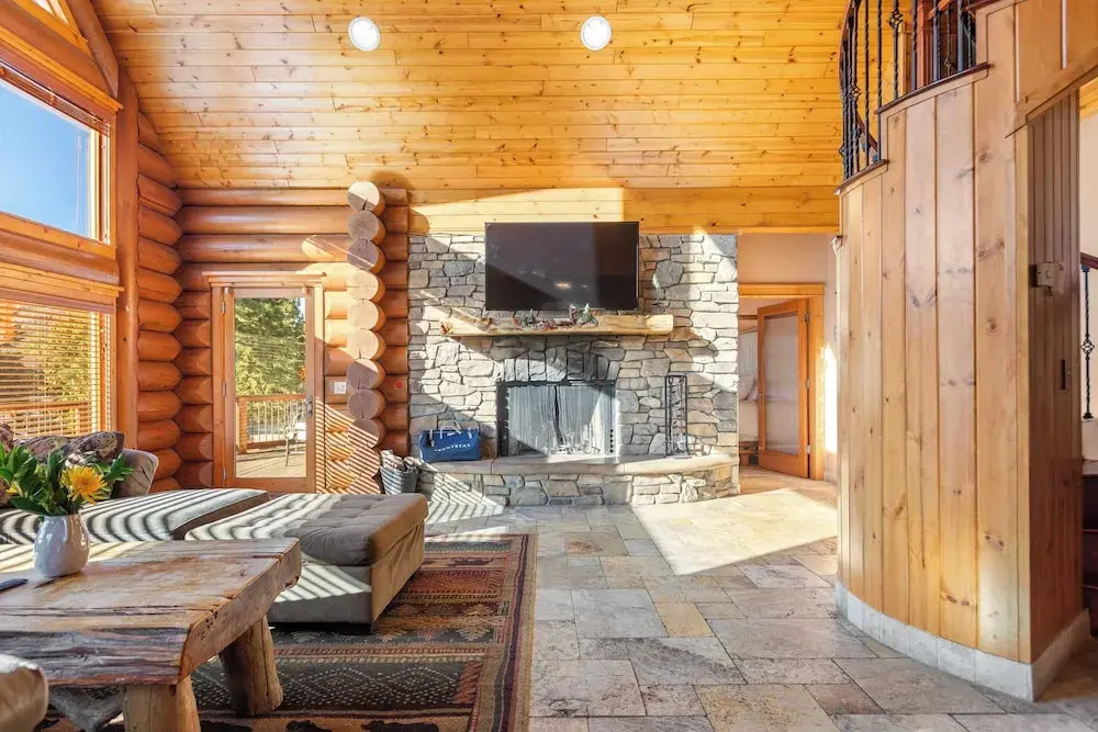 0.5mi to the Lake, Deck w/ Views, Poker Table Eagle Ridge Retreat by Avantstay