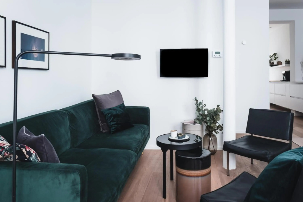 Mellow guesthouse - spacious home for 10 in the city center