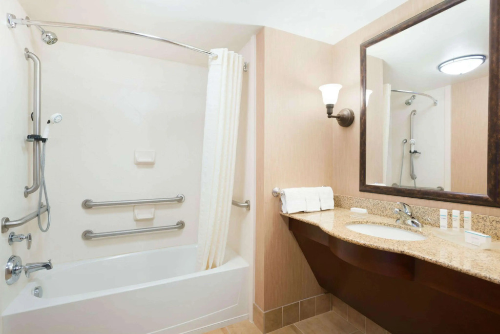 Homewood Suites by Hilton Minneapolis - Saint Louis Park at West End