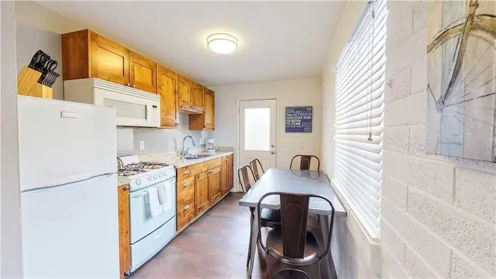 Purple Sage Flats #8 1 Bedroom Apts