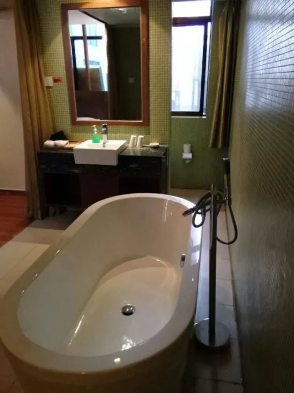 Zhangjiagang Newstay Vogue Hotel