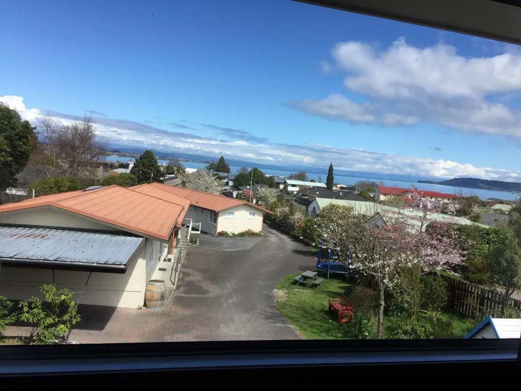 Dunrovin Motel