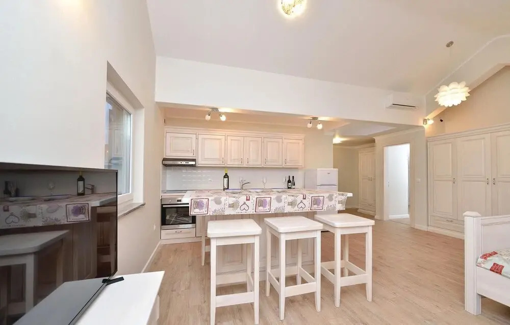 Awesome Home in Kosljun With Wifi and 7 Bedrooms