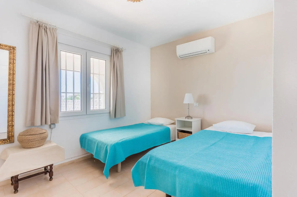 1100 - Beach Front Villa