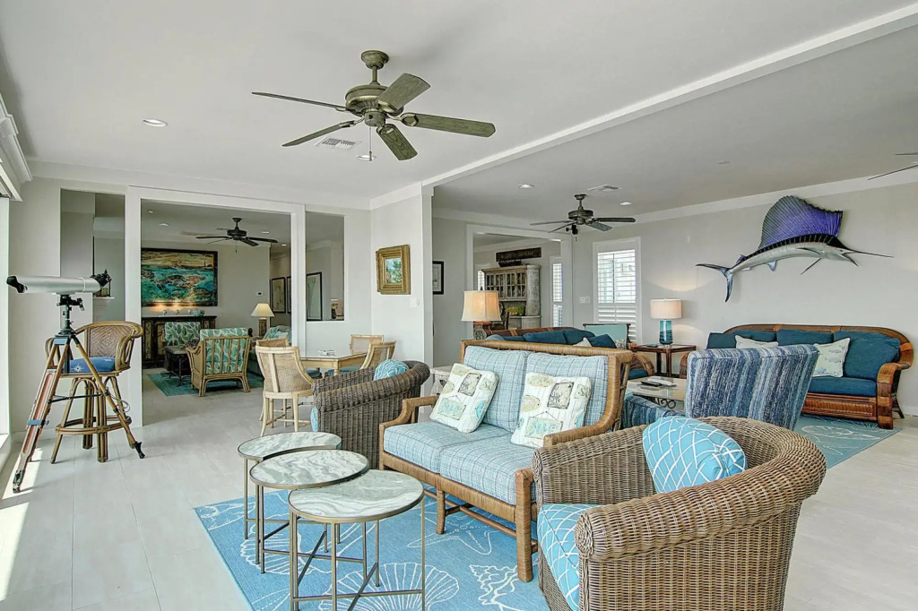 Channelview 305