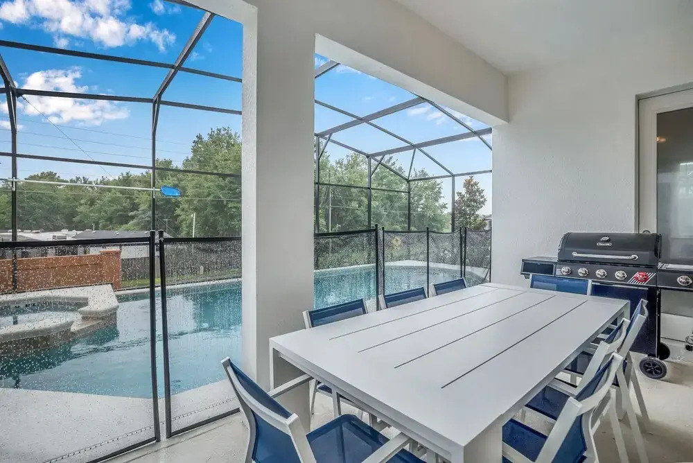 Family Resort - 12br Mansion w Pool BBQ Games